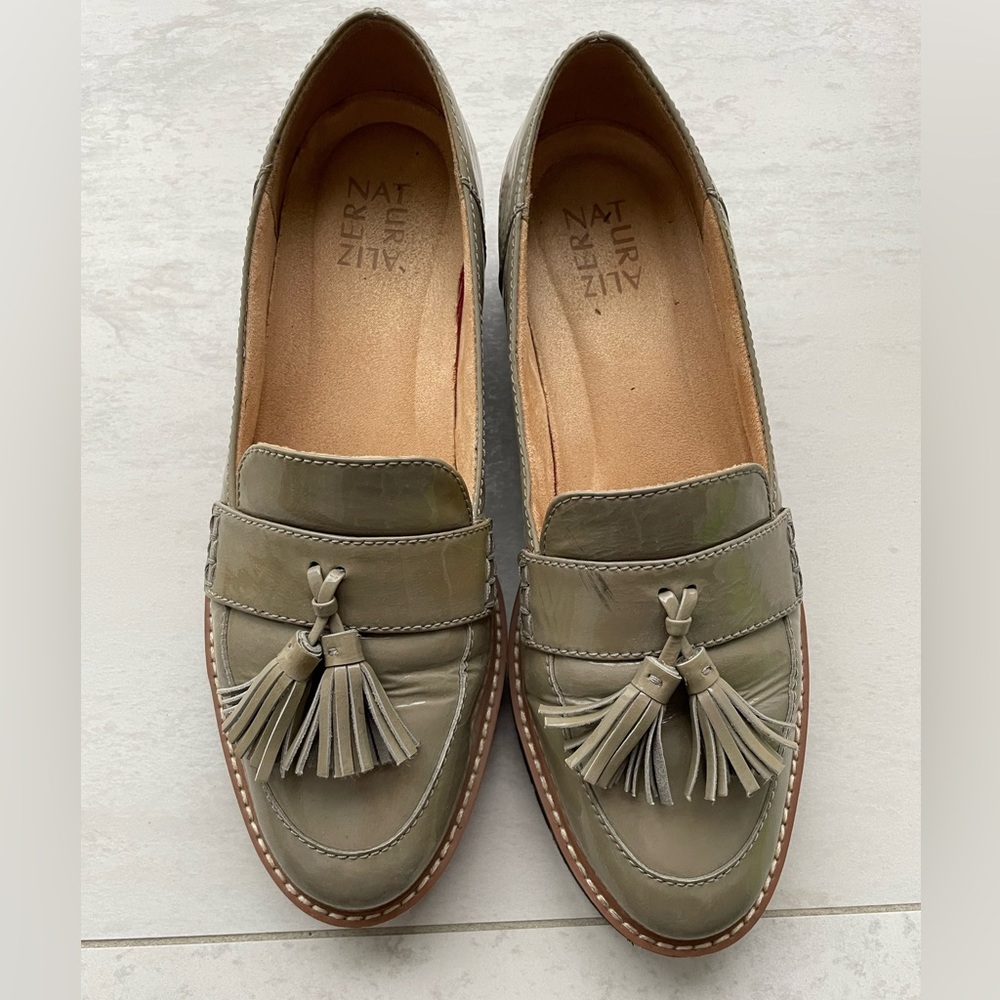 Naturalizer Slip on Loafers Taupe color
